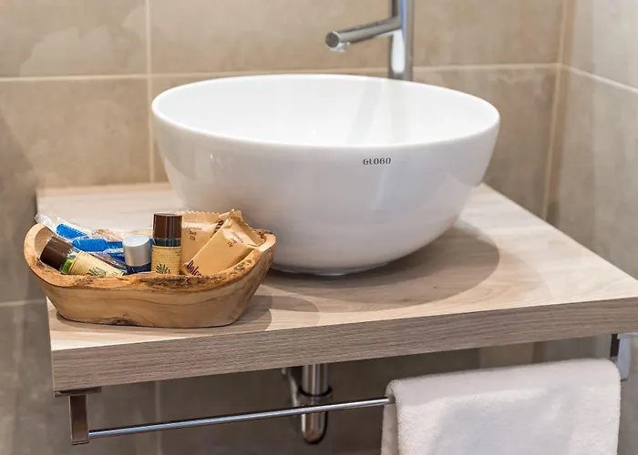 5 Terre Dei Poeti La Spezia